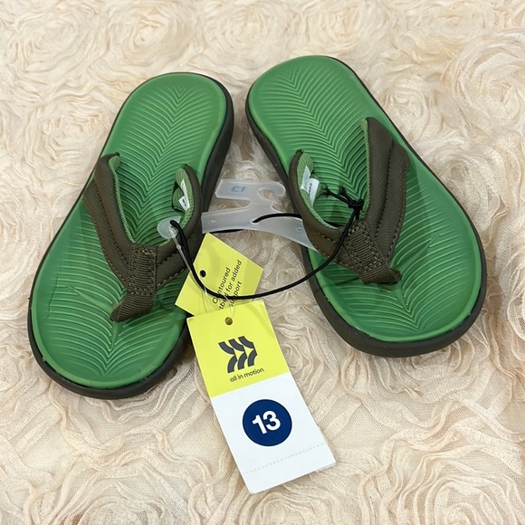 all in motion Shoes 325 All In Motion Olive Green Sterling Flip Flops Size 3 Poshmark